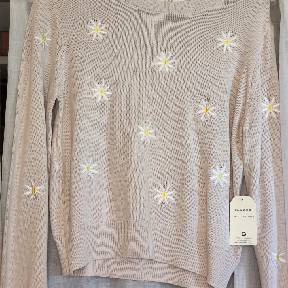 Elegant Beige Sweater with Floral Embroidery